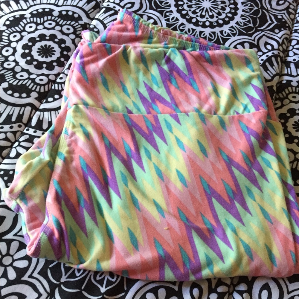 Lularoe TC leggings.